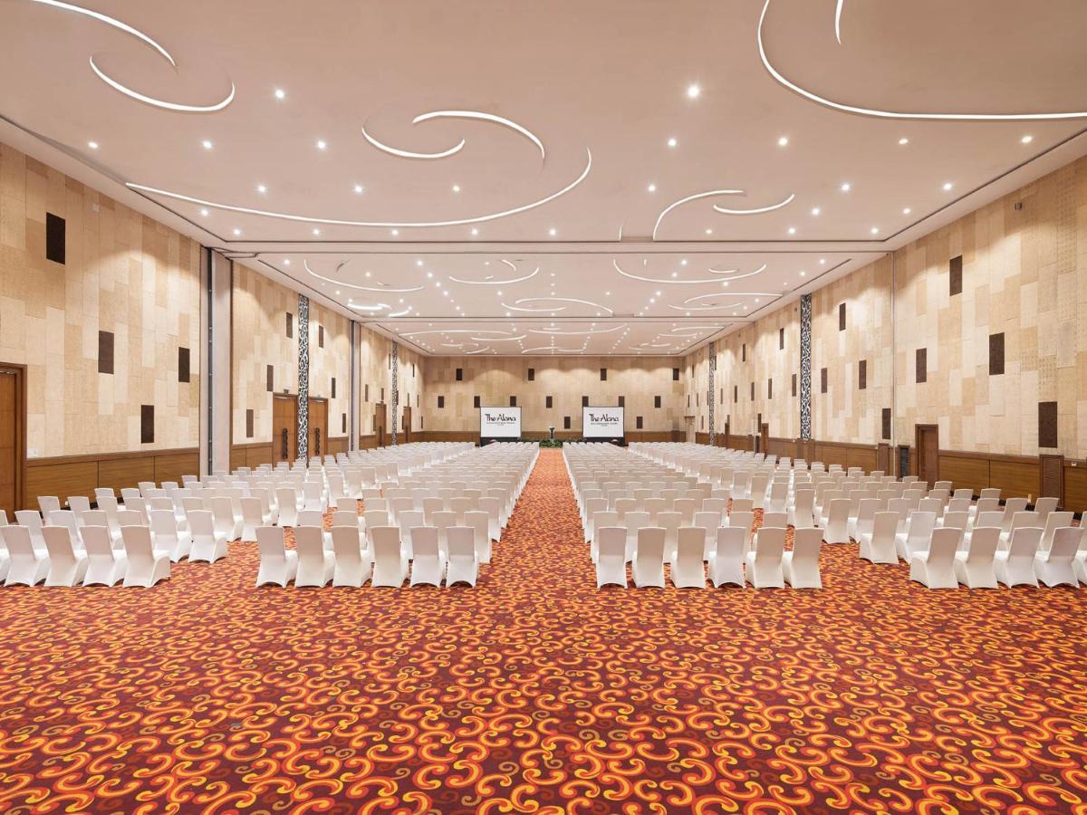 The Alana Yogyakarta Hotel And Convention Center Sleman  Exterior foto