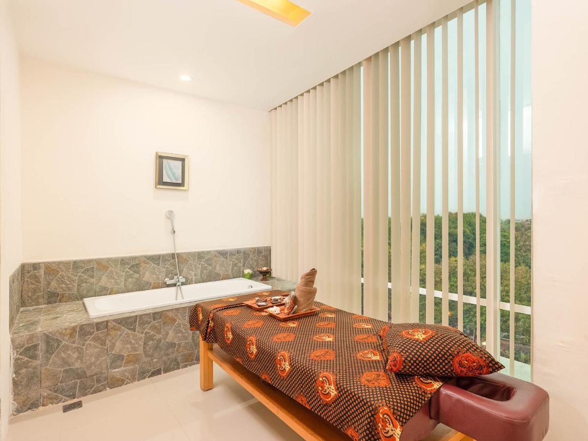The Alana Yogyakarta Hotel And Convention Center Sleman  Exterior foto