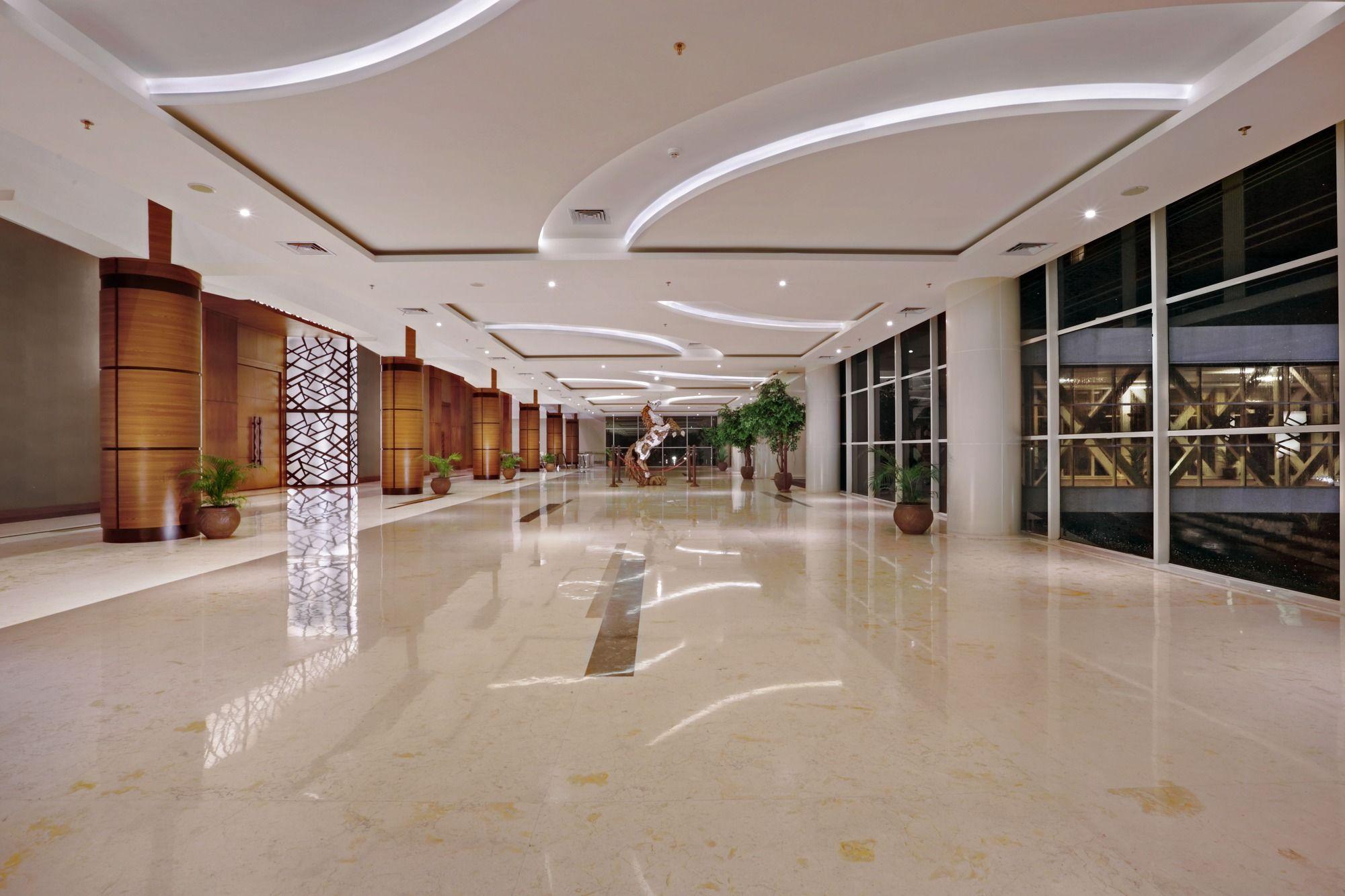 The Alana Yogyakarta Hotel And Convention Center Sleman  Exterior foto